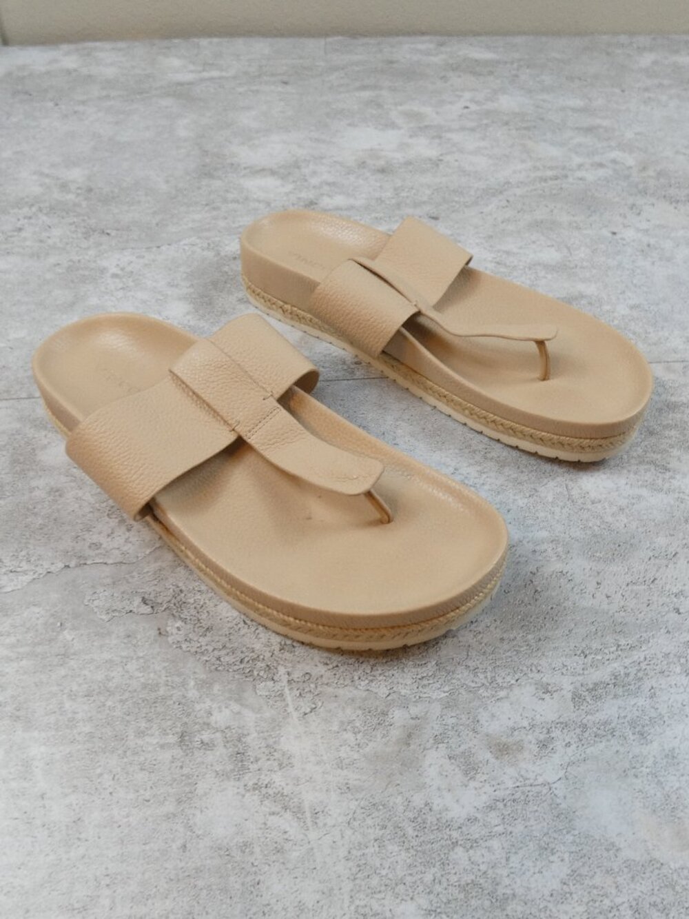 Vince Sandal Tan Leather Espadrille Thong Comfort Resort Wear